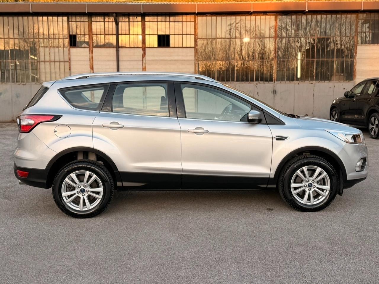 Ford Kuga 1.5 TDCI 120 CV S&S 2WD ST-Line Business