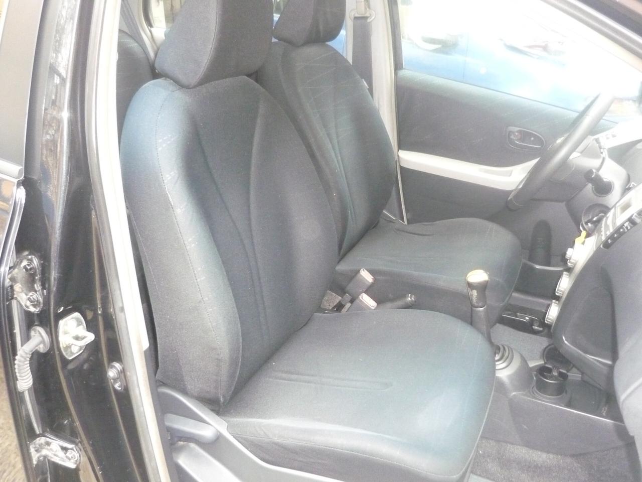 Toyota Yaris 1.0 5 porte Sol
