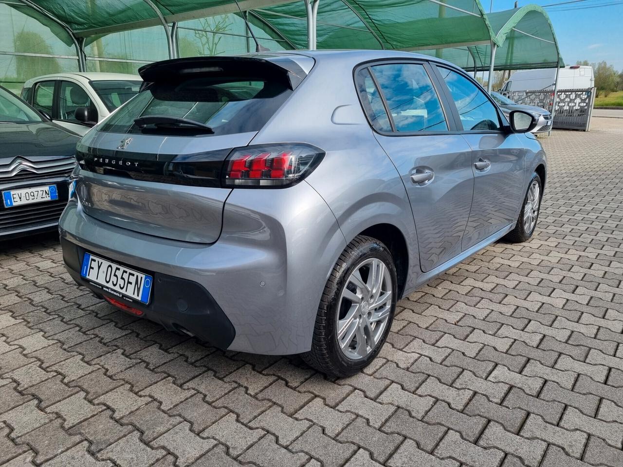 Peugeot 208 1.2 5 porte Active OK neopatentati