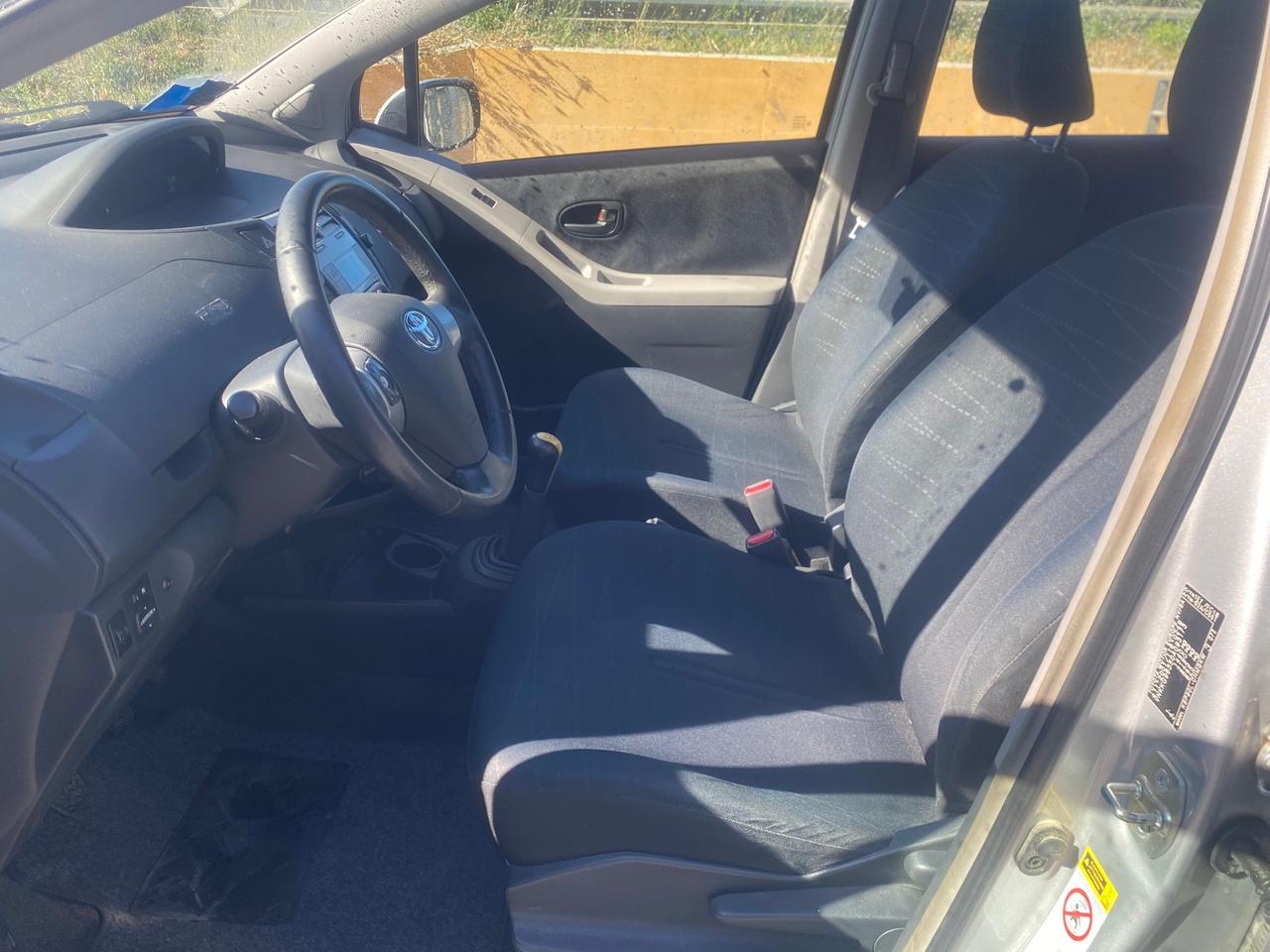 Toyota Yaris 1.0 5 porte Sol