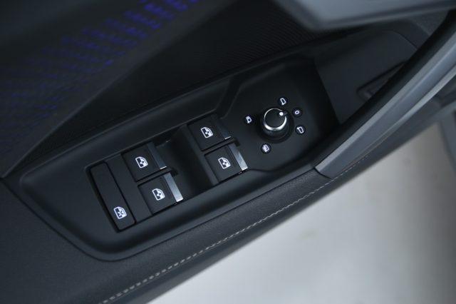 AUDI A3 SPB 35 TFSI S tronic S line edition Black Line