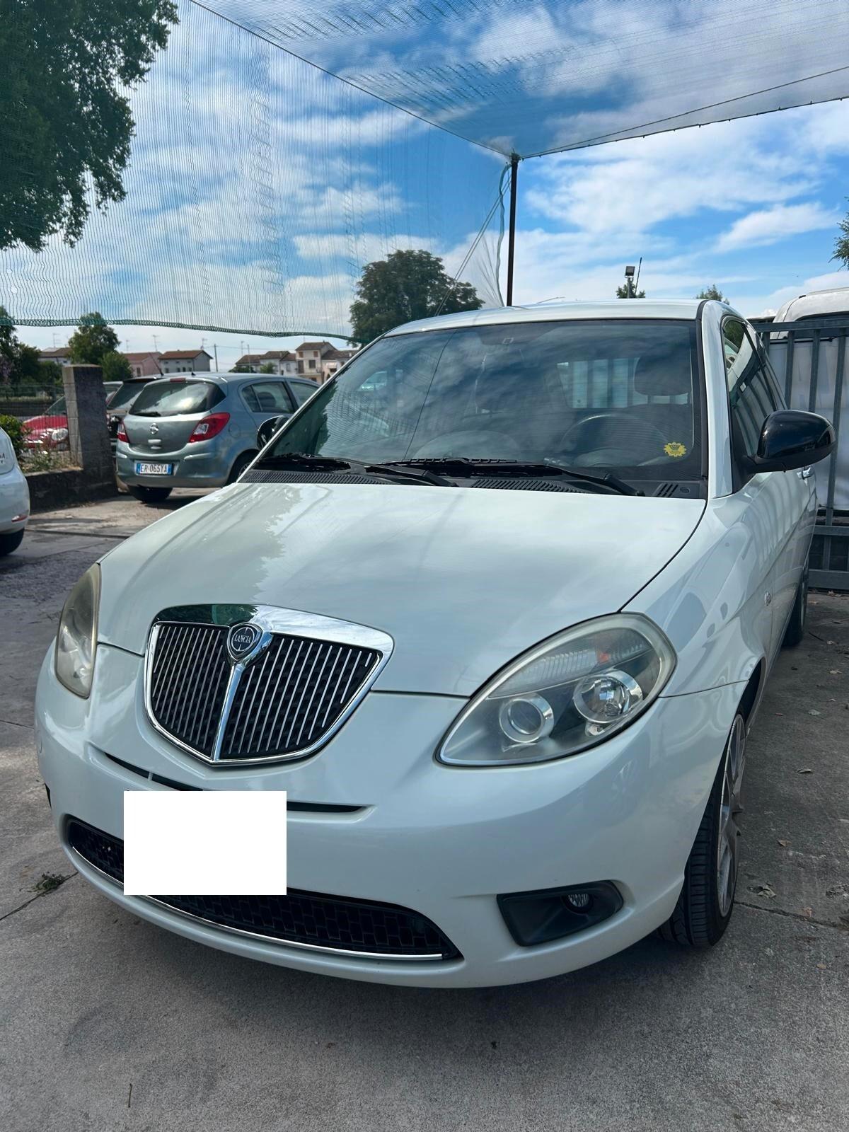 Lancia Ypsilon 1.2 Benzina 69 CV Unyca 3 porte ok neo patentati