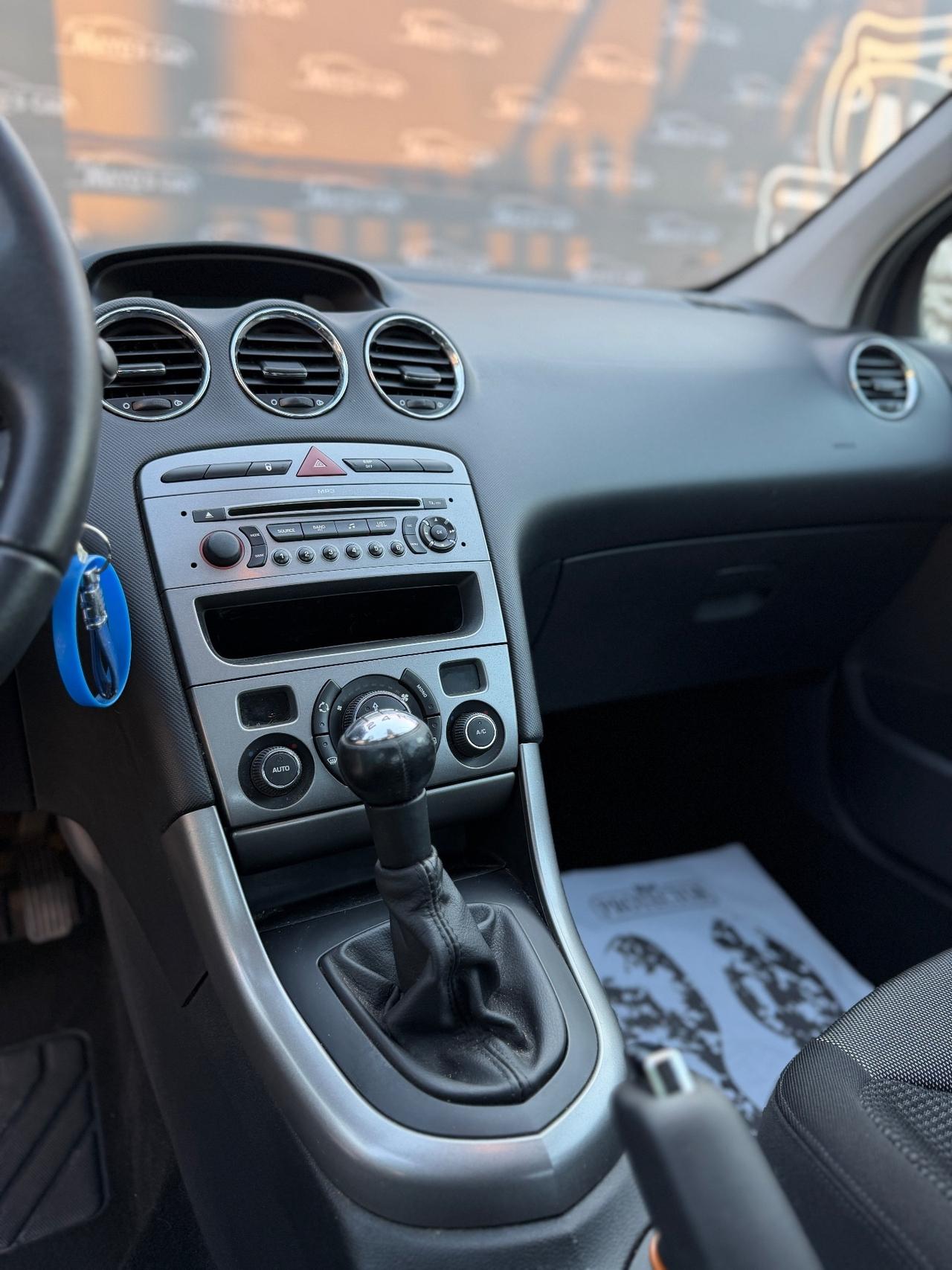 PEUGEOT 308 (anno 2008)