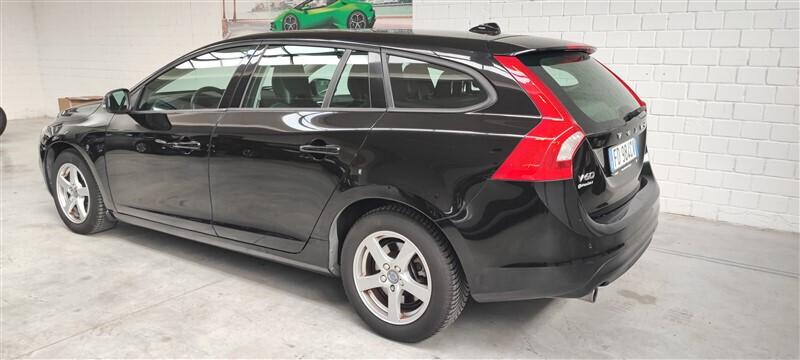 Volvo V60 D3 Geartronic Kinetic !!! KM 105.800 !!!