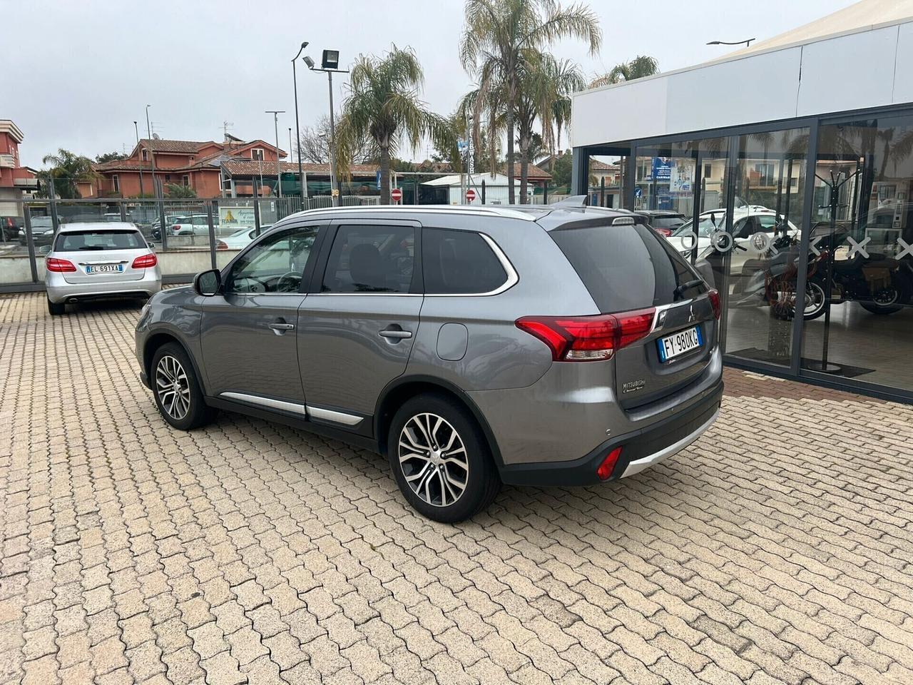Mitsubishi Outlander 2.2 DI-D 2WD Instyle