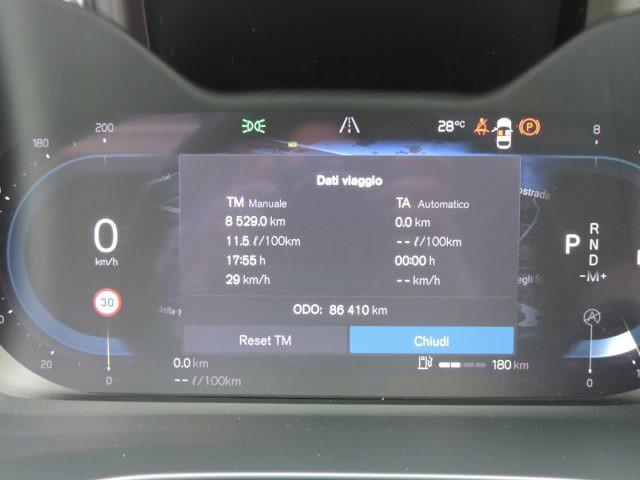 VOLVO XC40 B4 BENZINA AWD ULTIMATE DARK AUTOMATICA