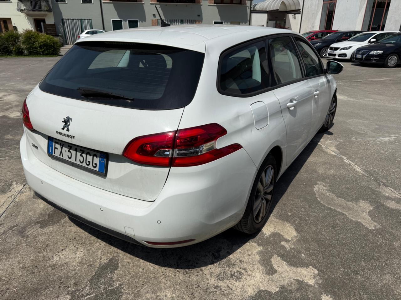 Peugeot 308 grandinata