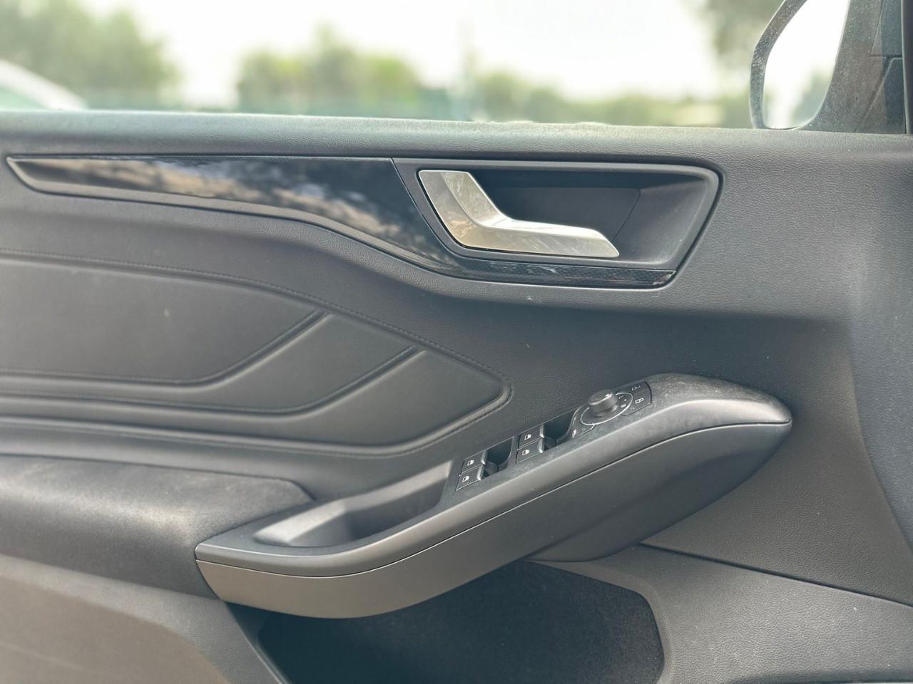 FORD Focus V 2022 SW - Focus SW 1.0 ecoboost h ST-Line Design 125cv powershift