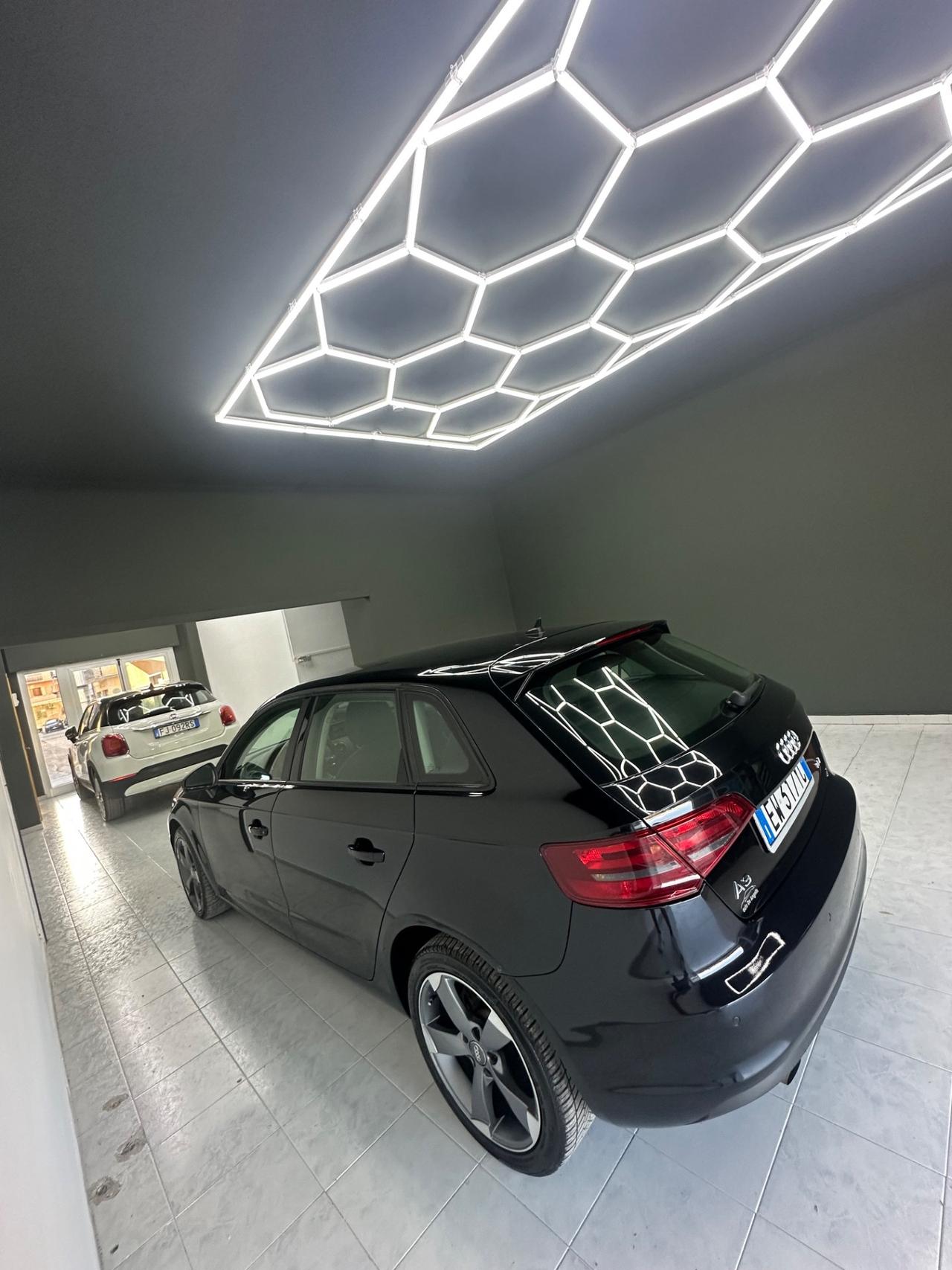 Audi A3 1.6 TDI clean diesel S tronic Ambition