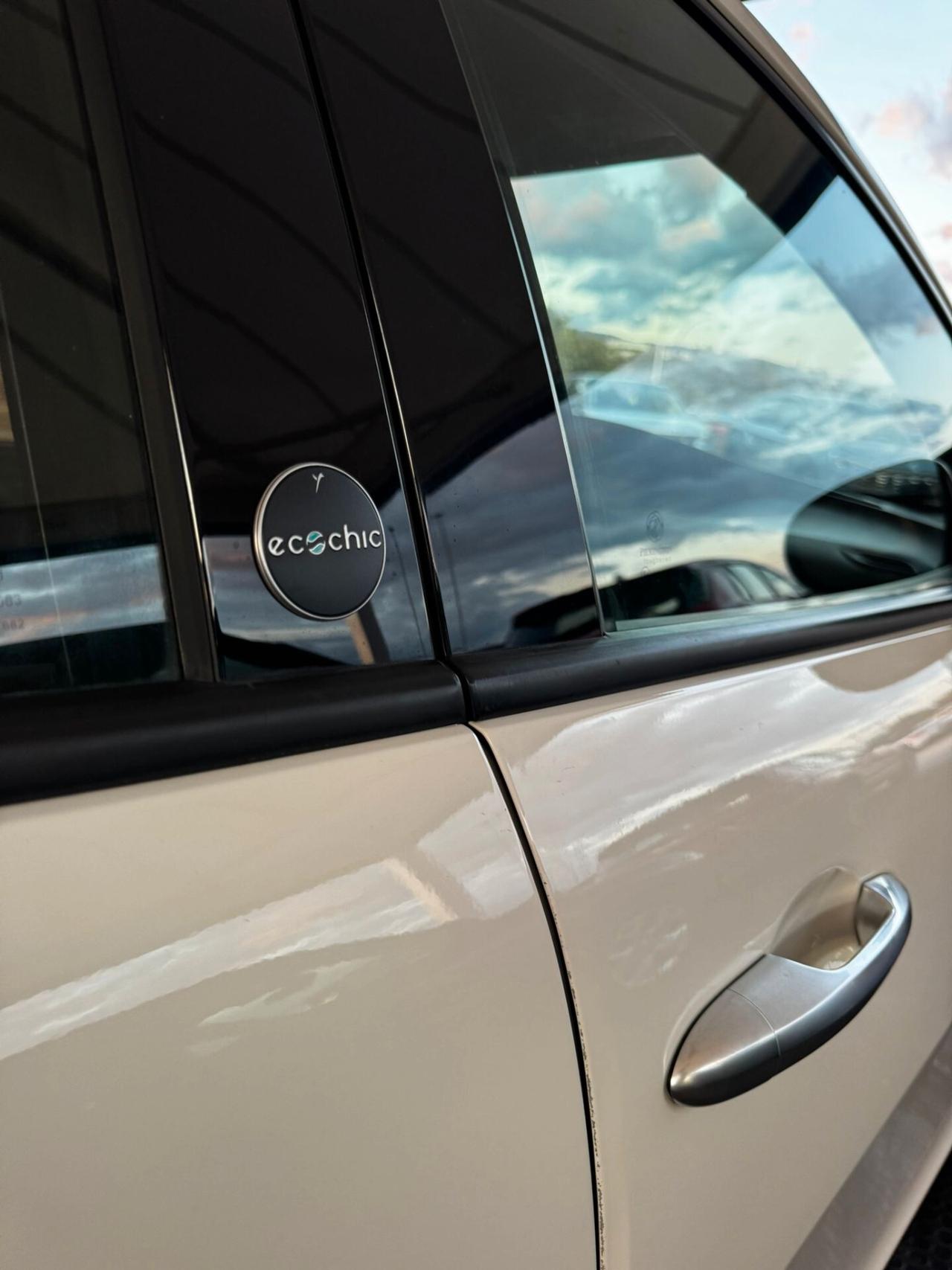 Lancia Ypsilon 1.0 FireFly 5 porte S&S Hybrid Ecochic Gold