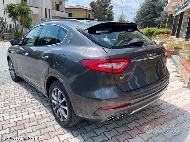 Maserati Levante 3.0 diesel pack sport pell tetto
