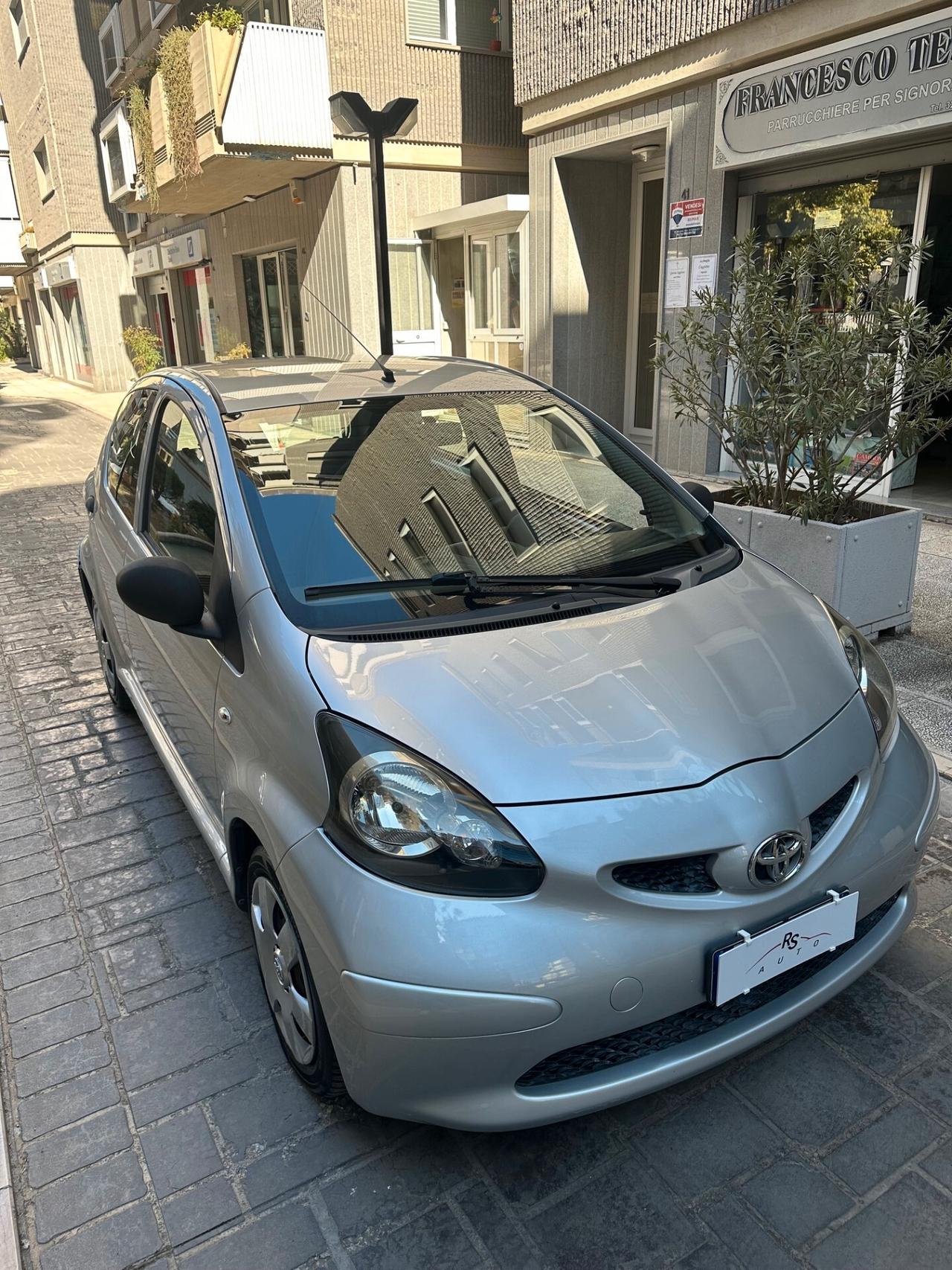 Toyota Aygo 1.0 12V VVT-i 5 porte Now