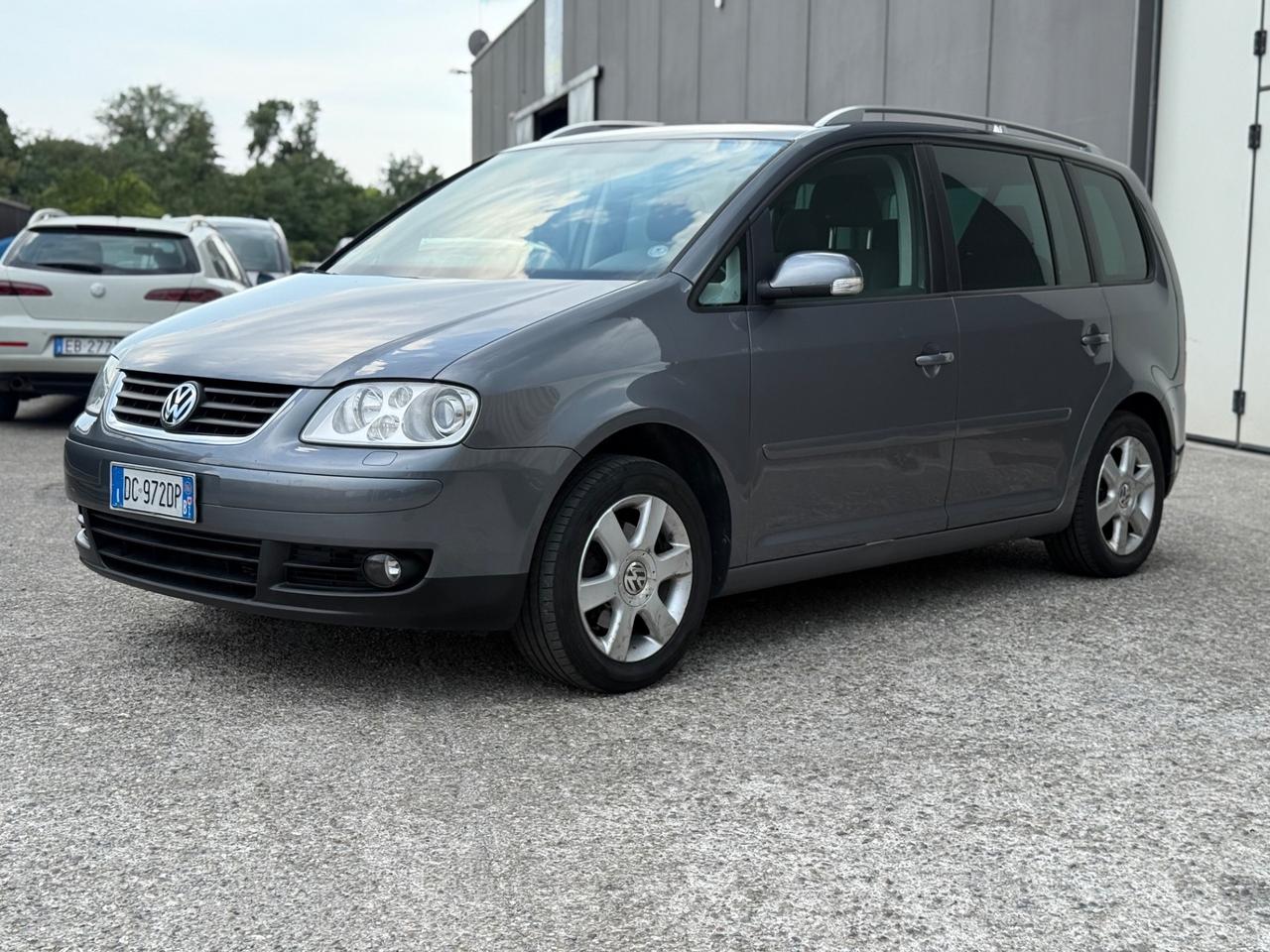 Volkswagen Touran 2.0 TDI DPF DSG Highline