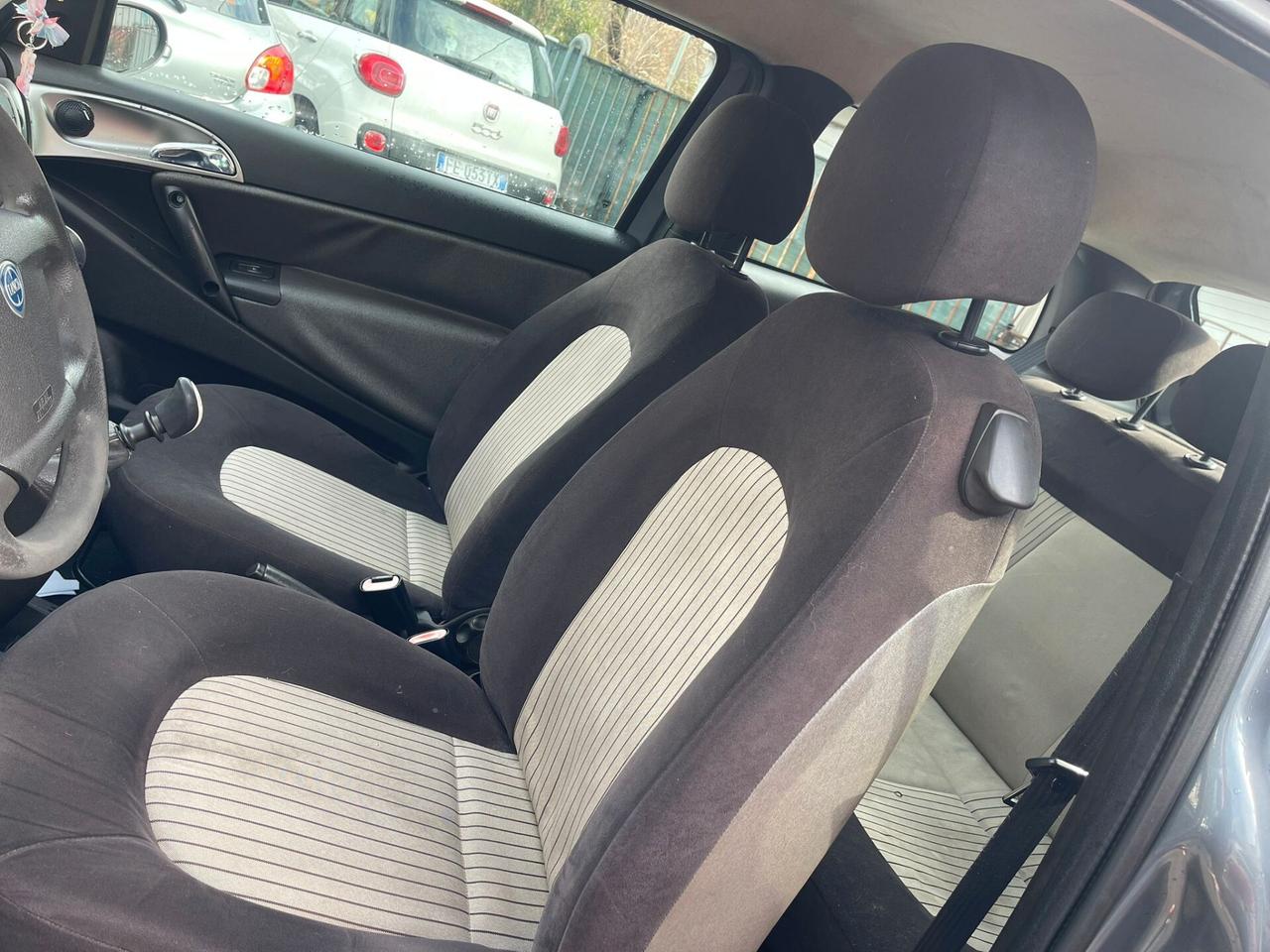 Lancia Ypsilon 1.2 Platino