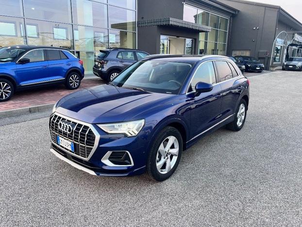AUDI Q3 35 TDI S tronic Business Advanced