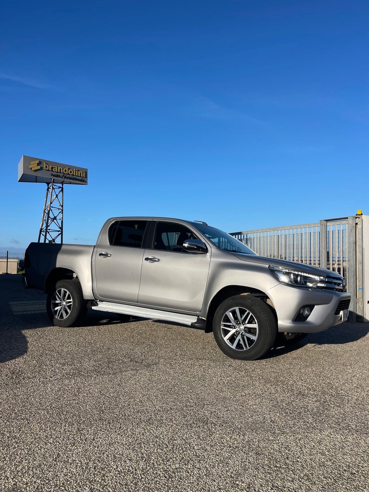 TOYOTA Hilux 2.4D4D EXECUTIVE my17"