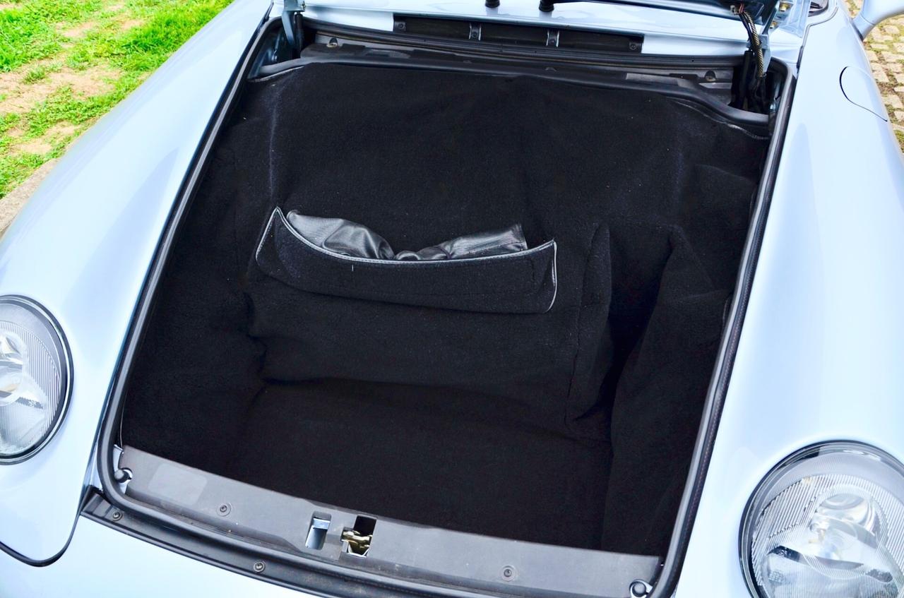 PORSCHE 911 993 3.6 CARRERA 2 COUPE’ 272cv , ASI ORO, PERFETTA , RESTAURO AI MASSIMI LIVELLI , TETTO, PERMUTE