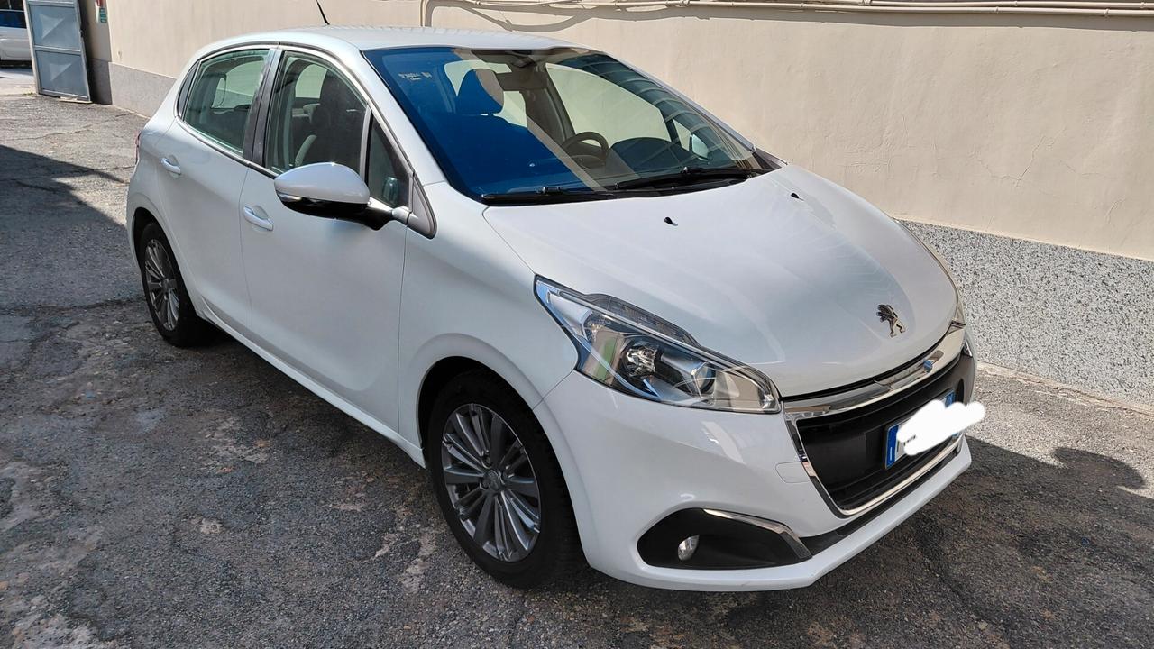 Peugeot 208 PureTech 82 5 porte Allure