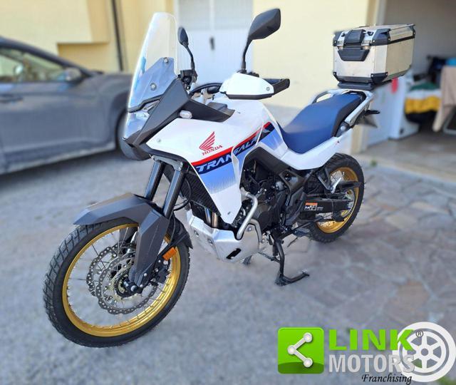 HONDA Transalp XL750 .