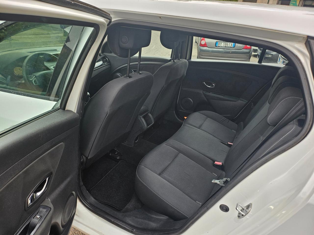 Renault Mégane 1.5 dCi 110CV SporTour 2012