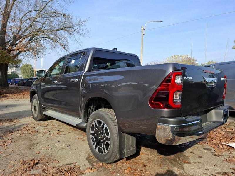 Toyota Hilux 2.4 D-4D A/T 4WD 4 porte Doppia Cabina Executive
