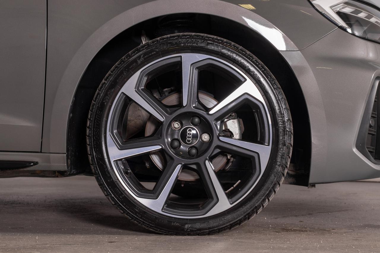 Audi A1 Sportback 30 Tfsi S Line S-tronic Black Identity