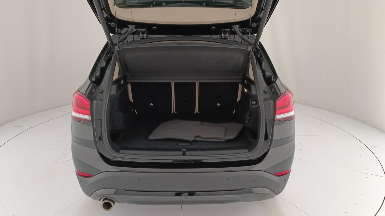 BMW X1 F48 2019 - X1 sdrive18i Advantage 136cv