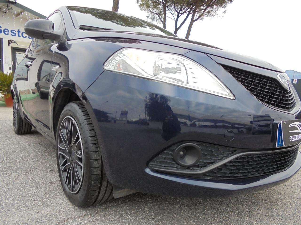 Lancia Ypsilon 1.2 69 CV 5 porte S&S Gold