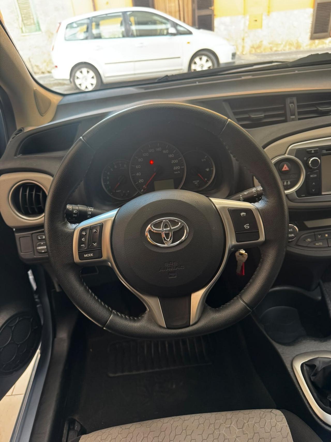 Toyota Yaris 1.0 5 porte Lounge