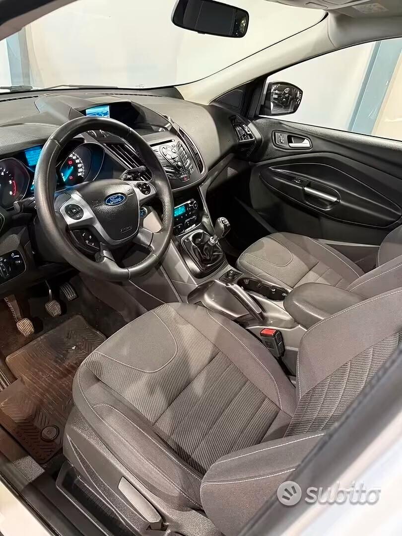 KUGA 2.0 - 2015 - 120000 KM - UNICO PROPRIETARIO