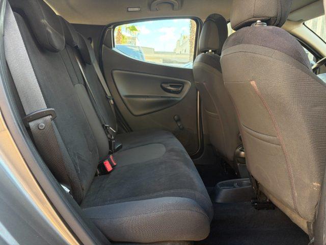 LANCIA Ypsilon 1.2 69 CV 5 porte Silver