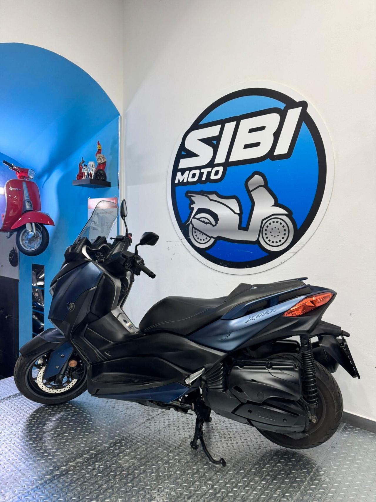 YAMAHA X-MAX 400
