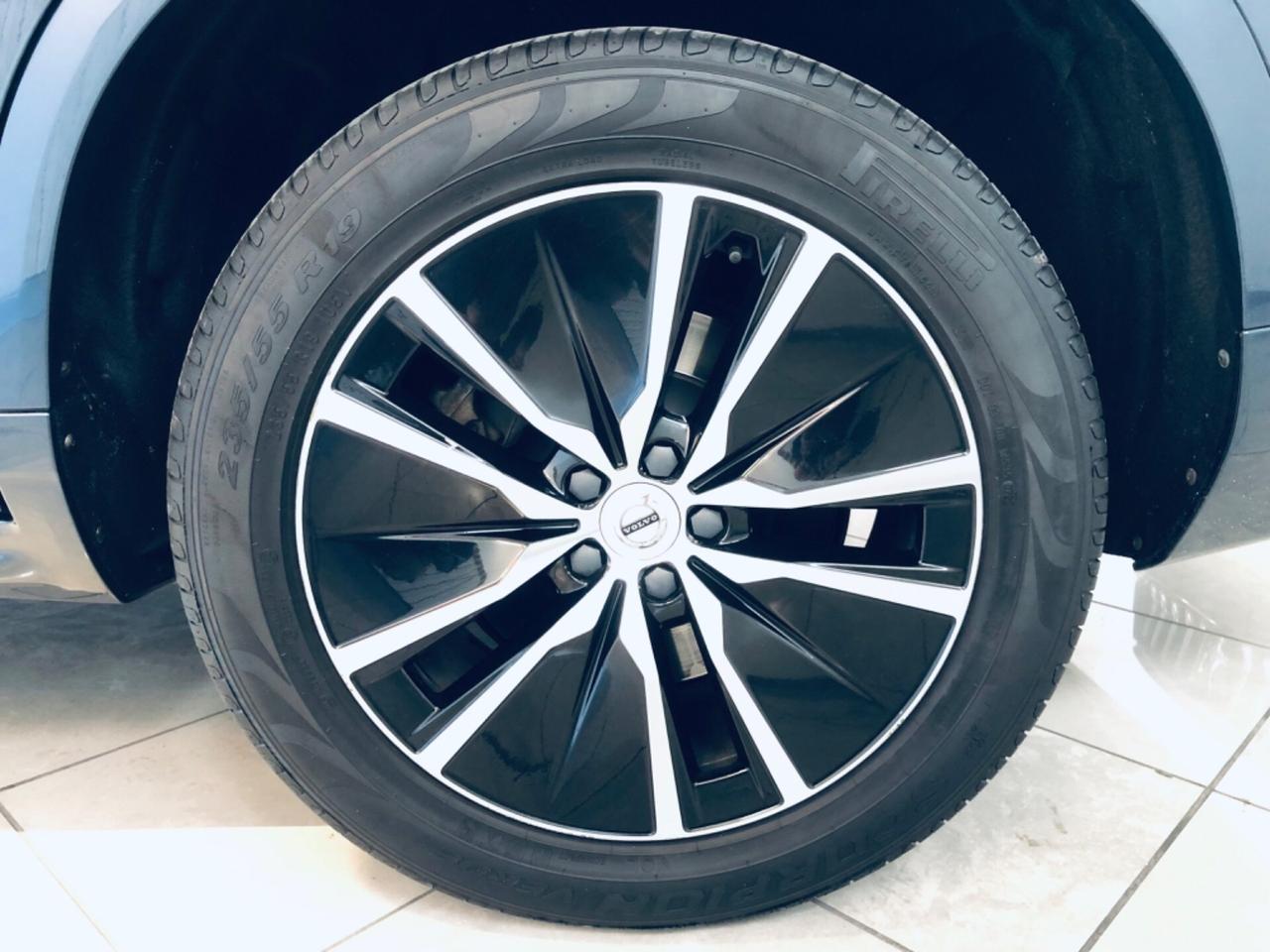 Volvo XC 90 B5 (d) AWD Geartronic Momentum 7 POSTI