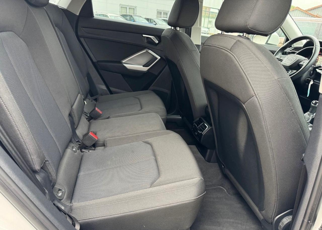 Audi Q3 SPB 45 TFSI e S tronic Business Plus