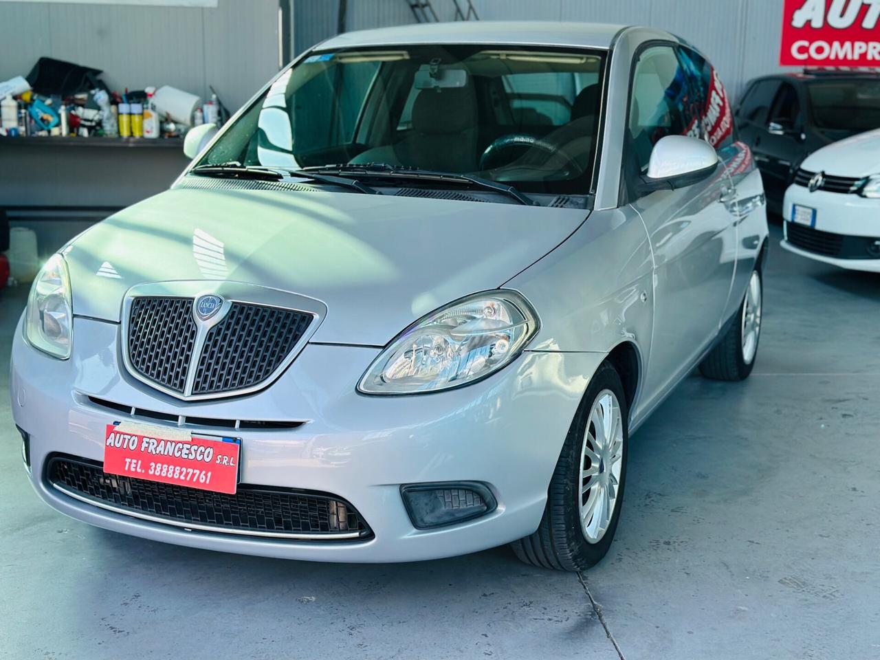 Lancia Ypsilon 1.4 Platino Ecochic GPL