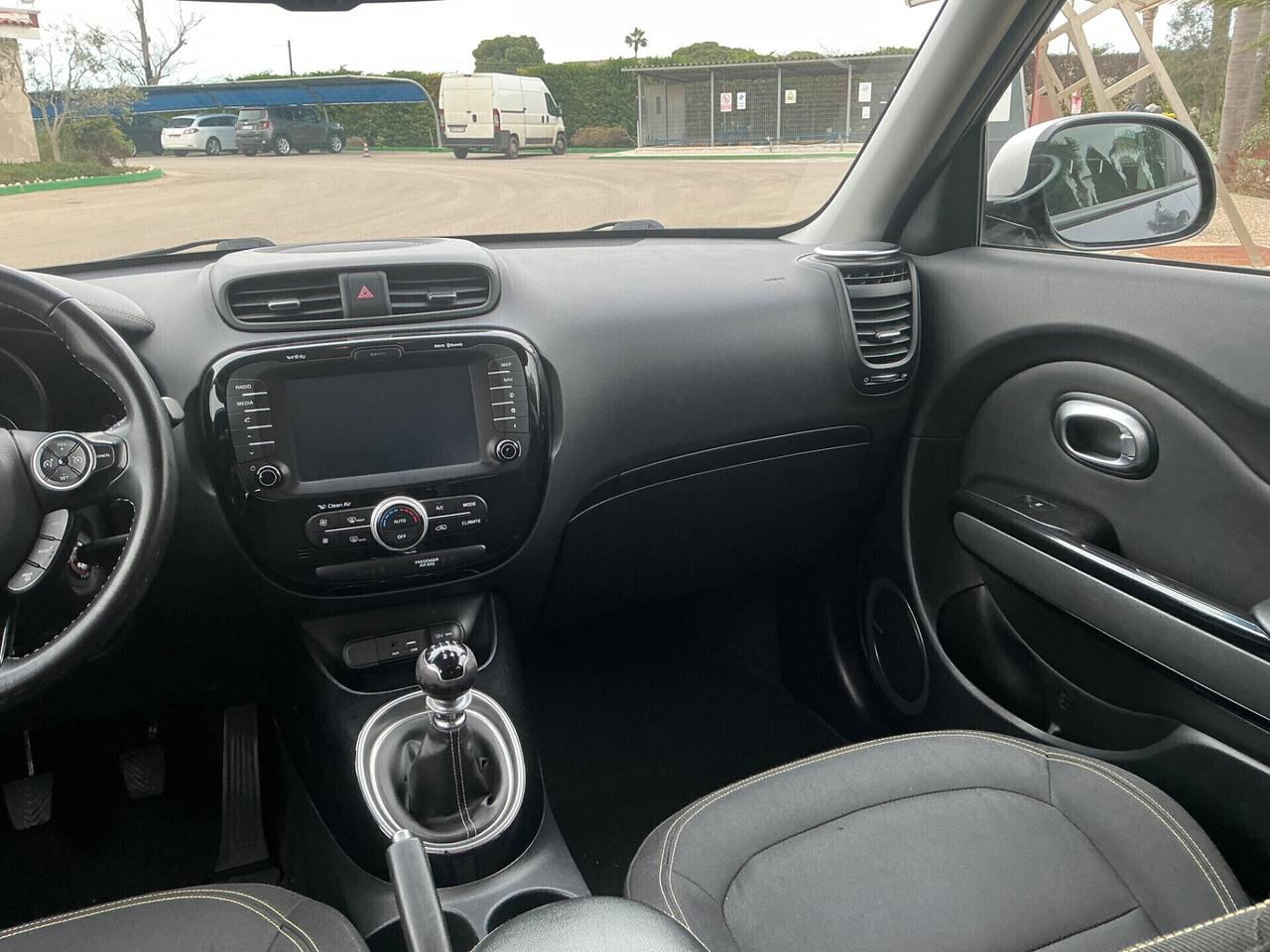 KIA SOUL 1.6 CRDI 136 Cv STRAFULL BI-COLOR 10/2016