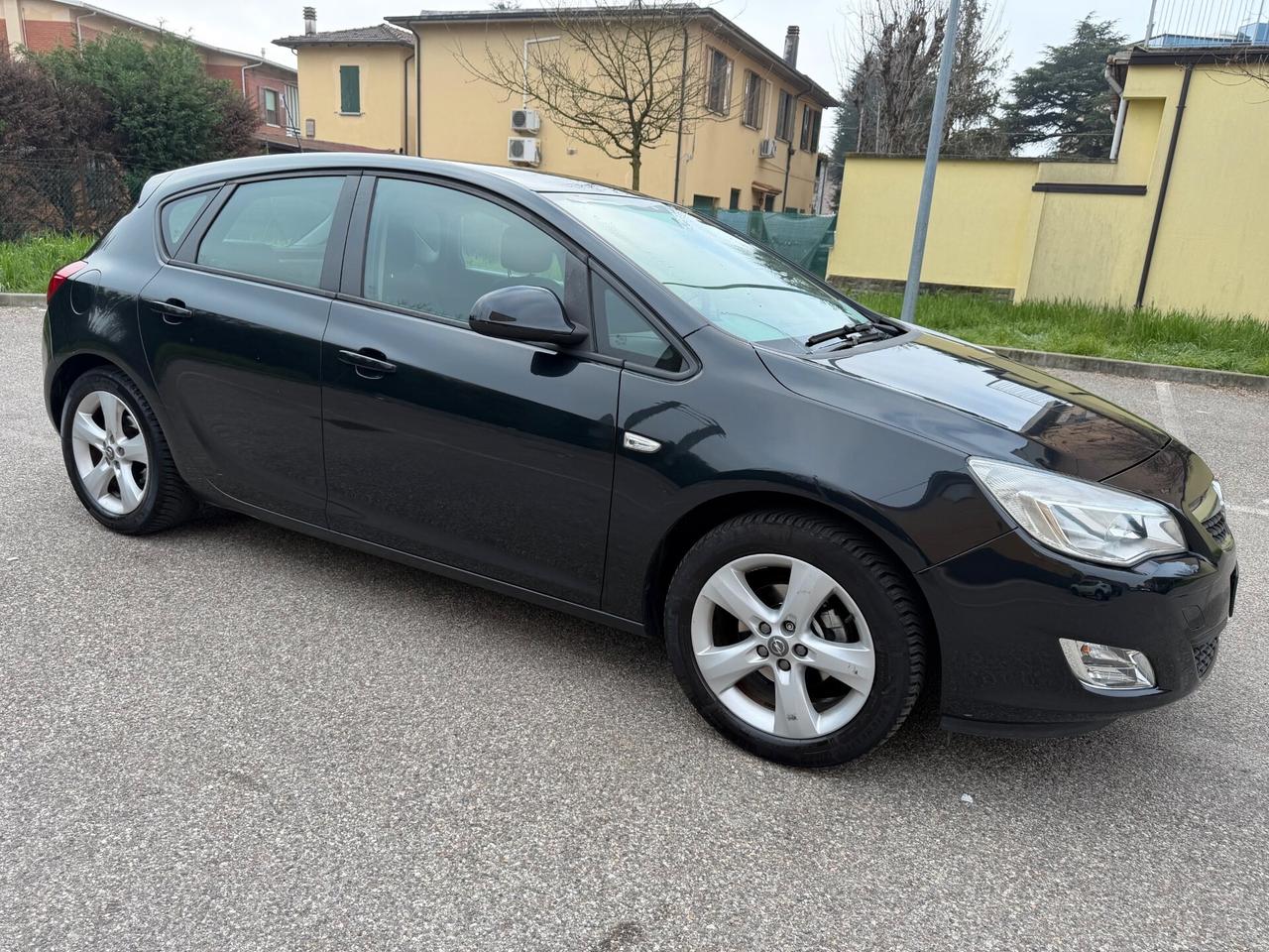 Opel Astra 1.4 METANO - NEOPATENTATI - 12 MESI DI GARANZIA -