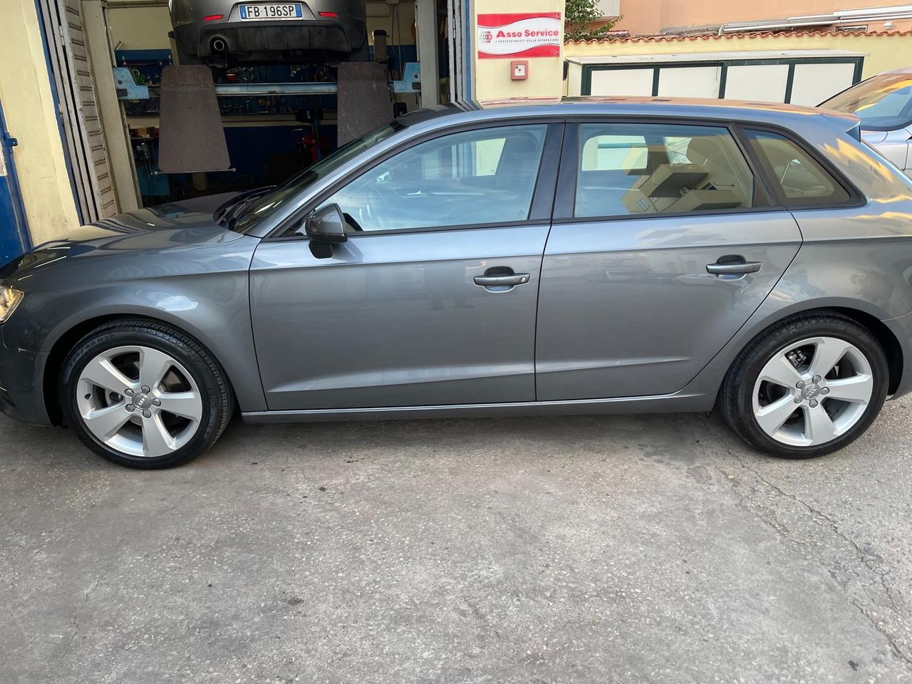 Audi A3 SPB 1.6 TDI 105 CV CR Ambition