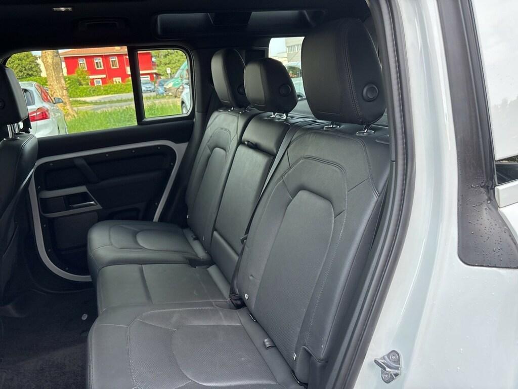 Land Rover Defender 110 3.0 I6 MHEV SE AWD Auto