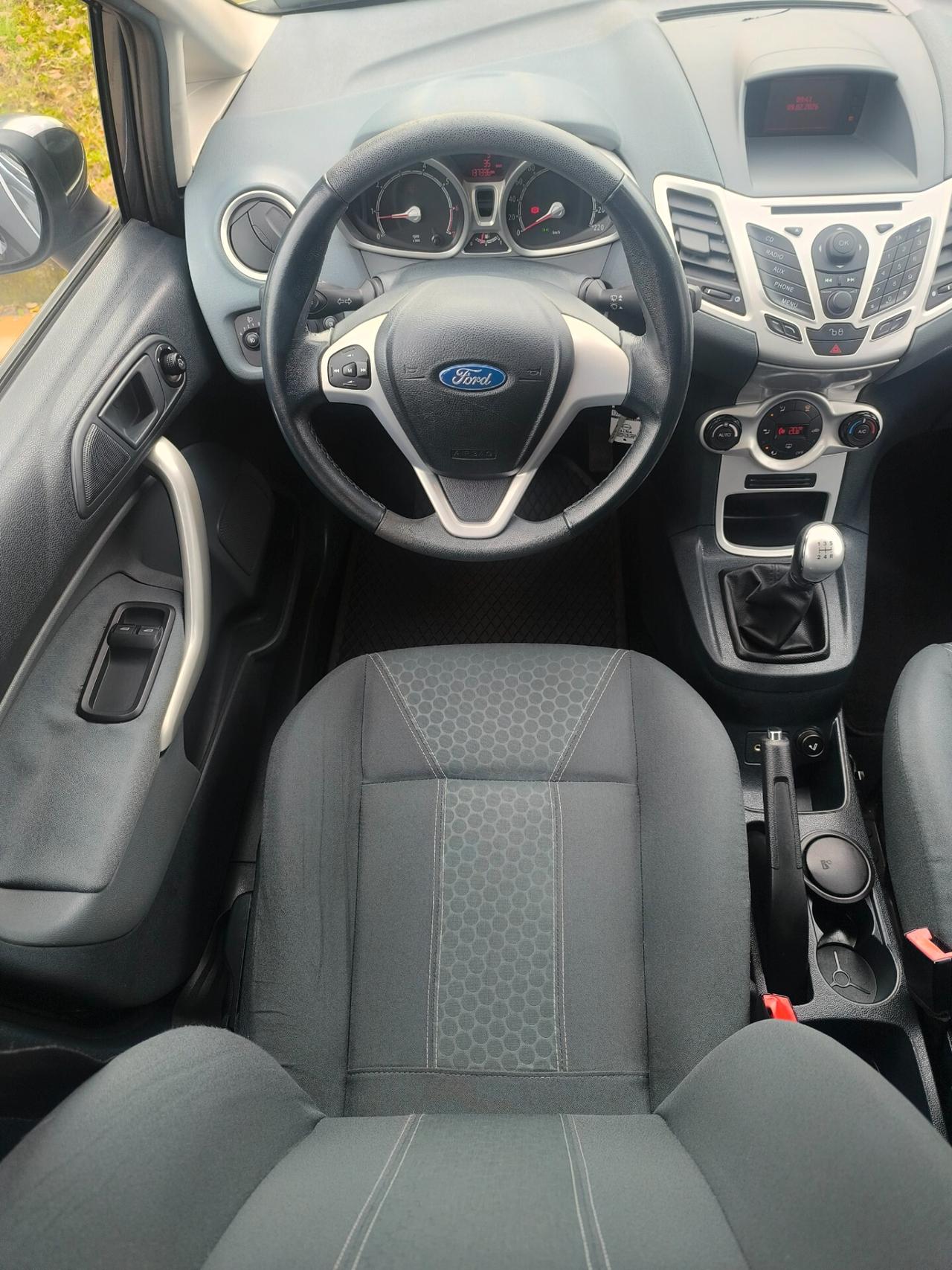 Ford Fiesta benzina km 137mila neopatentati