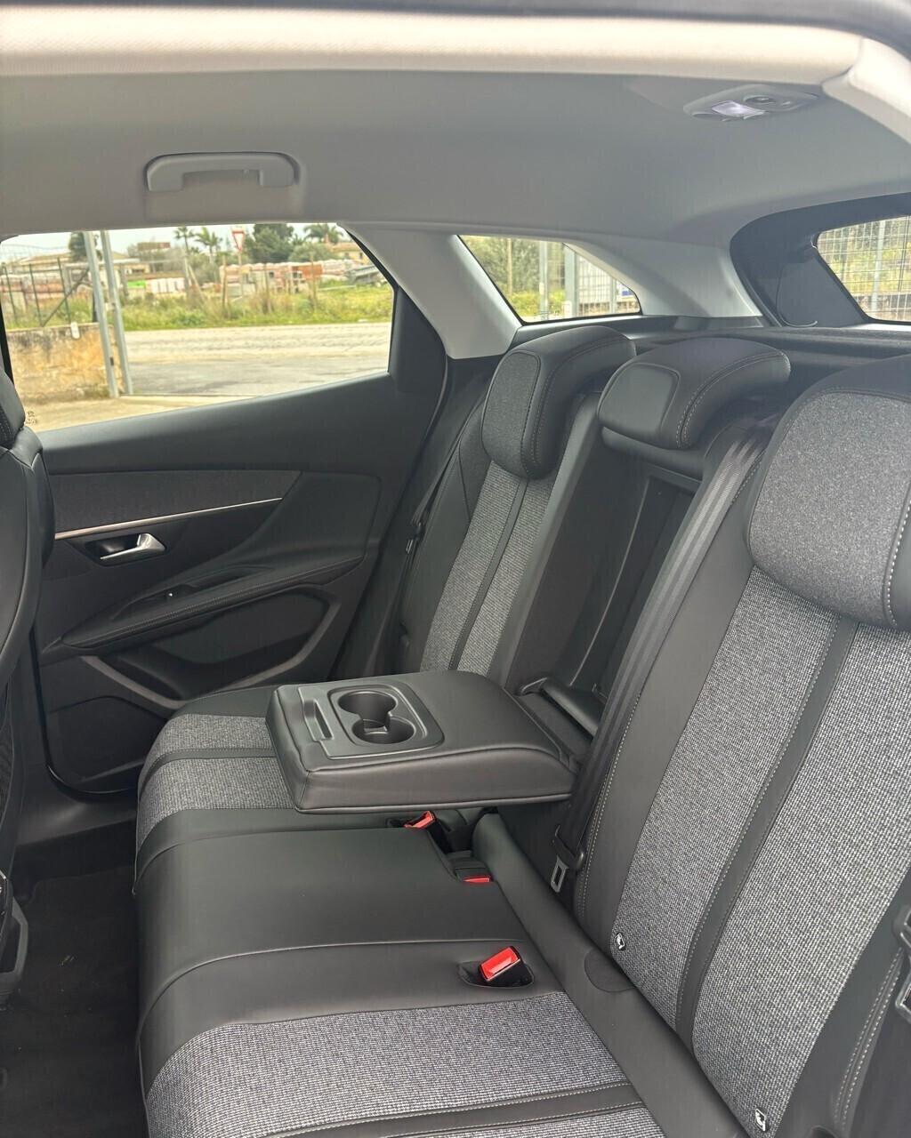 Peugeot 3008 BlueHDi 130 S&S Allure