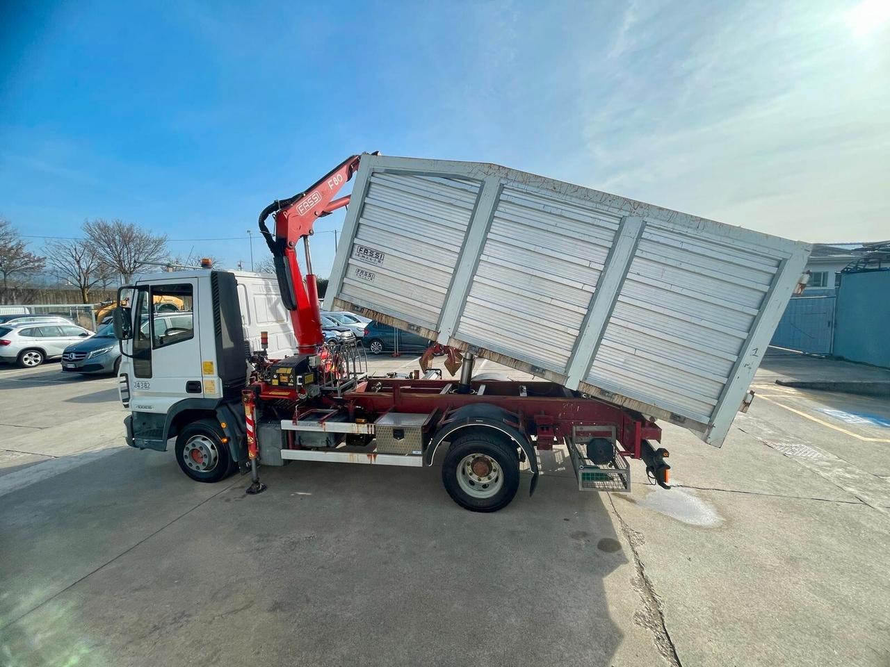 Iveco 100E18 - RIBALTABILE POSTERIORE CON GRU CARICATRICE FASSI F80 A.23