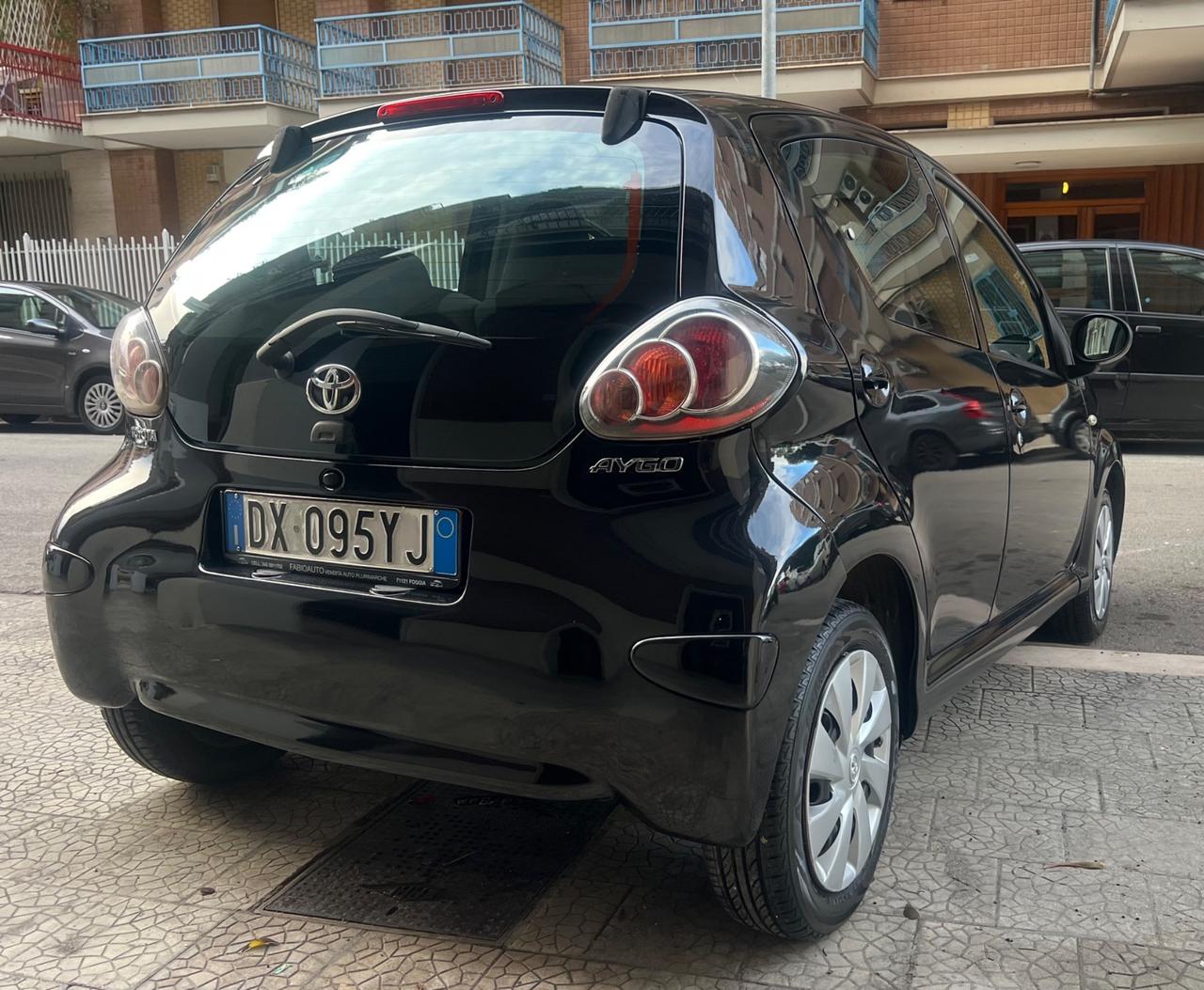 Toyota Aygo 1.0 12V VVT-i 5 porte Now