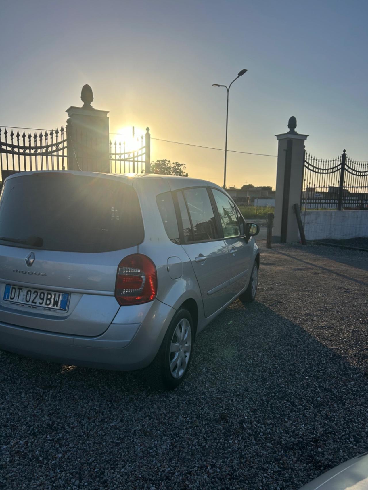 Renault Modus Grand 1.2 16V Dynamique