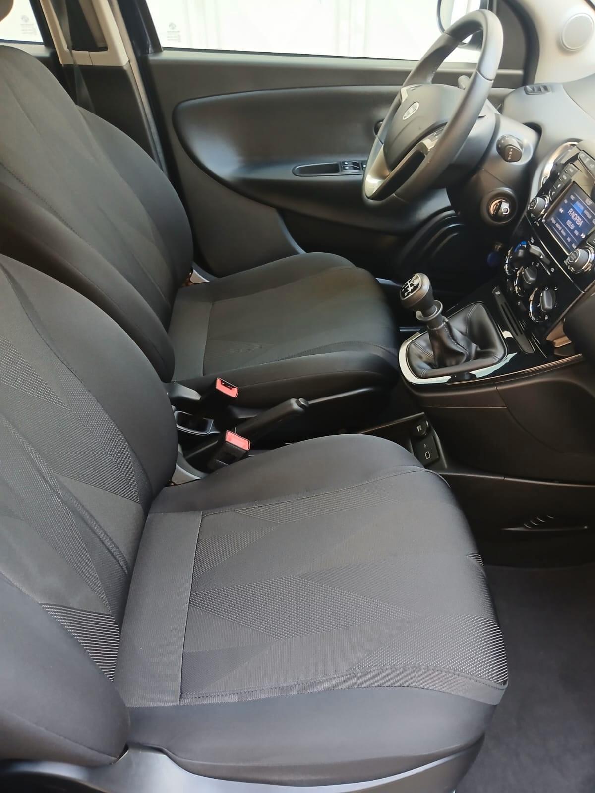 Lancia Ypsilon 1.2 69 CV 5 porte S&S Gold