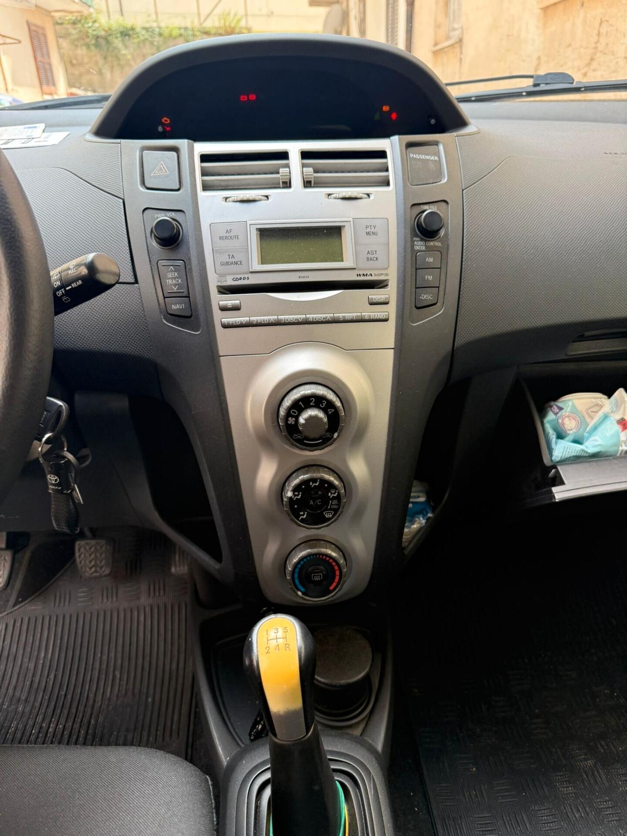 Toyota Yaris 1.3 5 porte Luna