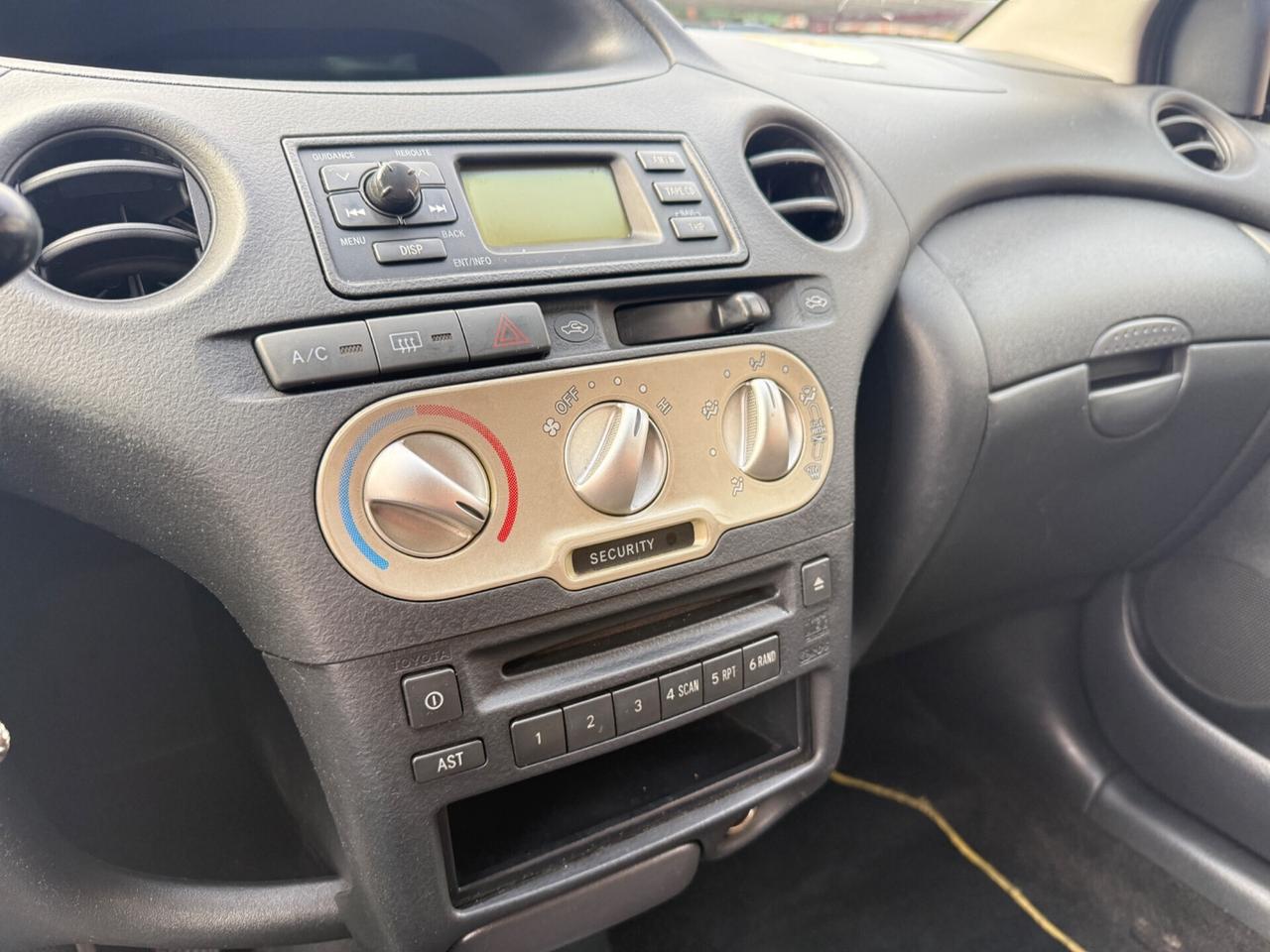 Toyota Yaris 1.3 5 porte Sol