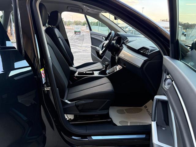 AUDI Q3 35 2.0 TDI S tronic Business Advanced
