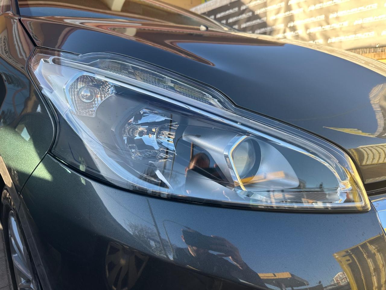 Peugeot 208 PureTech 82 5 porte Allure