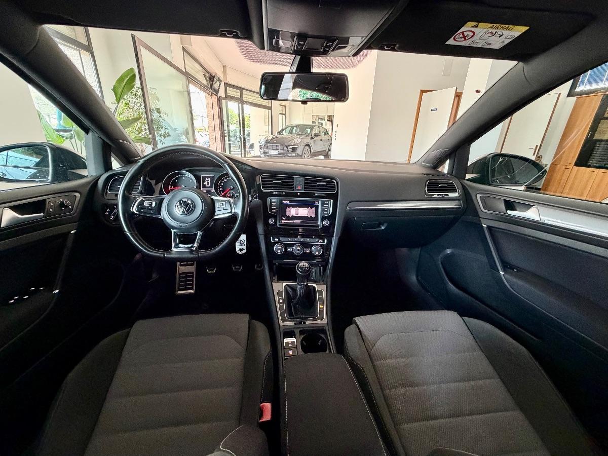 Volkswagen Golf 2.0 tdi R-Line 150cv